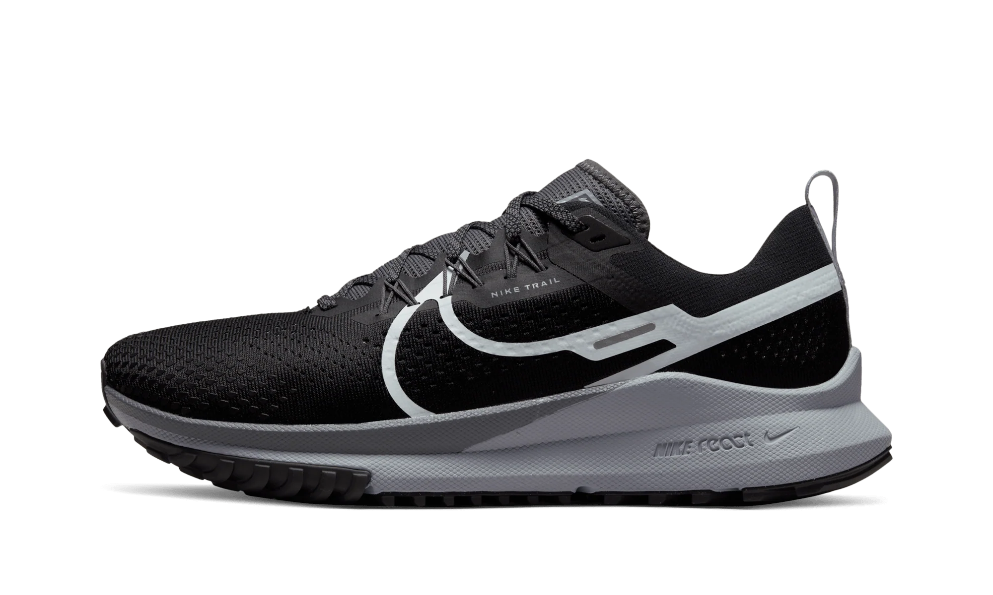 React Pegasus Trail 4 "BLACK WHITE" DJ6158 001