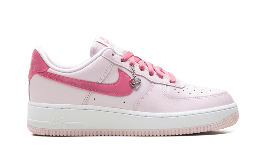 Air Force 1 Low WMNS"Valentine's Day (2026)" IO8755 600
