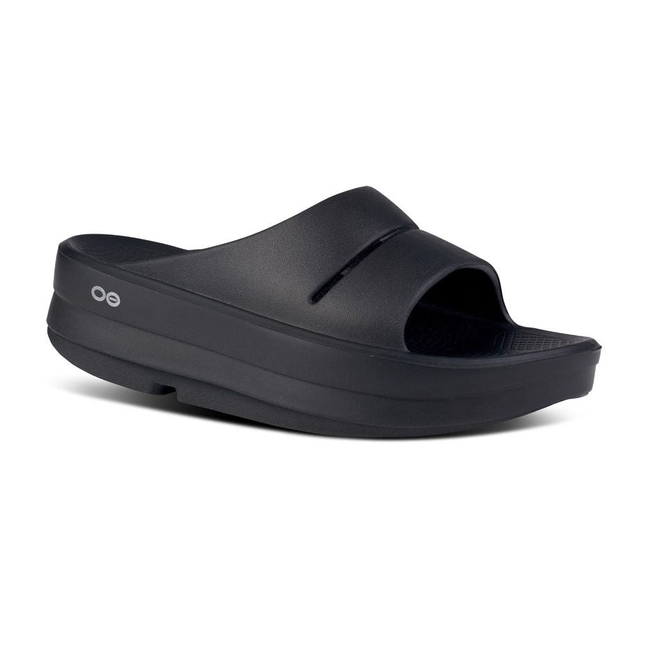 Women's OOmega OOahh Sandal in Black