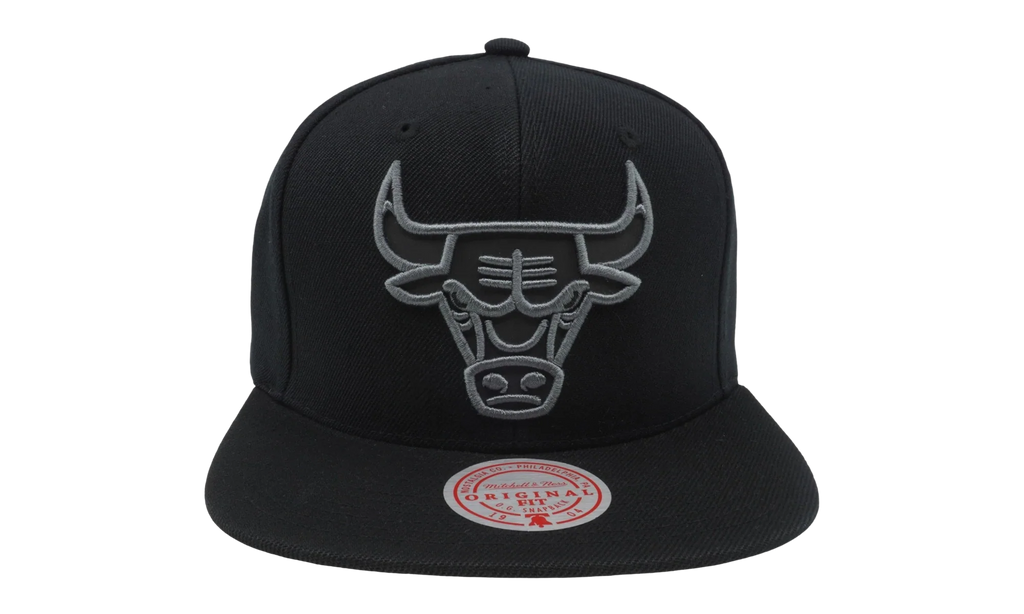 NBA Blackout Reflective Snapback Cap "Chicago Bulls - Black" 6HSSBC20053 CBUBLCK
