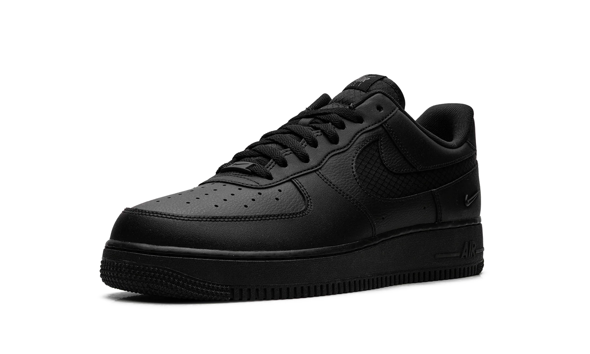 Air Force 1 '07 LV8 "Triple Black Ripstop" IH4452 001