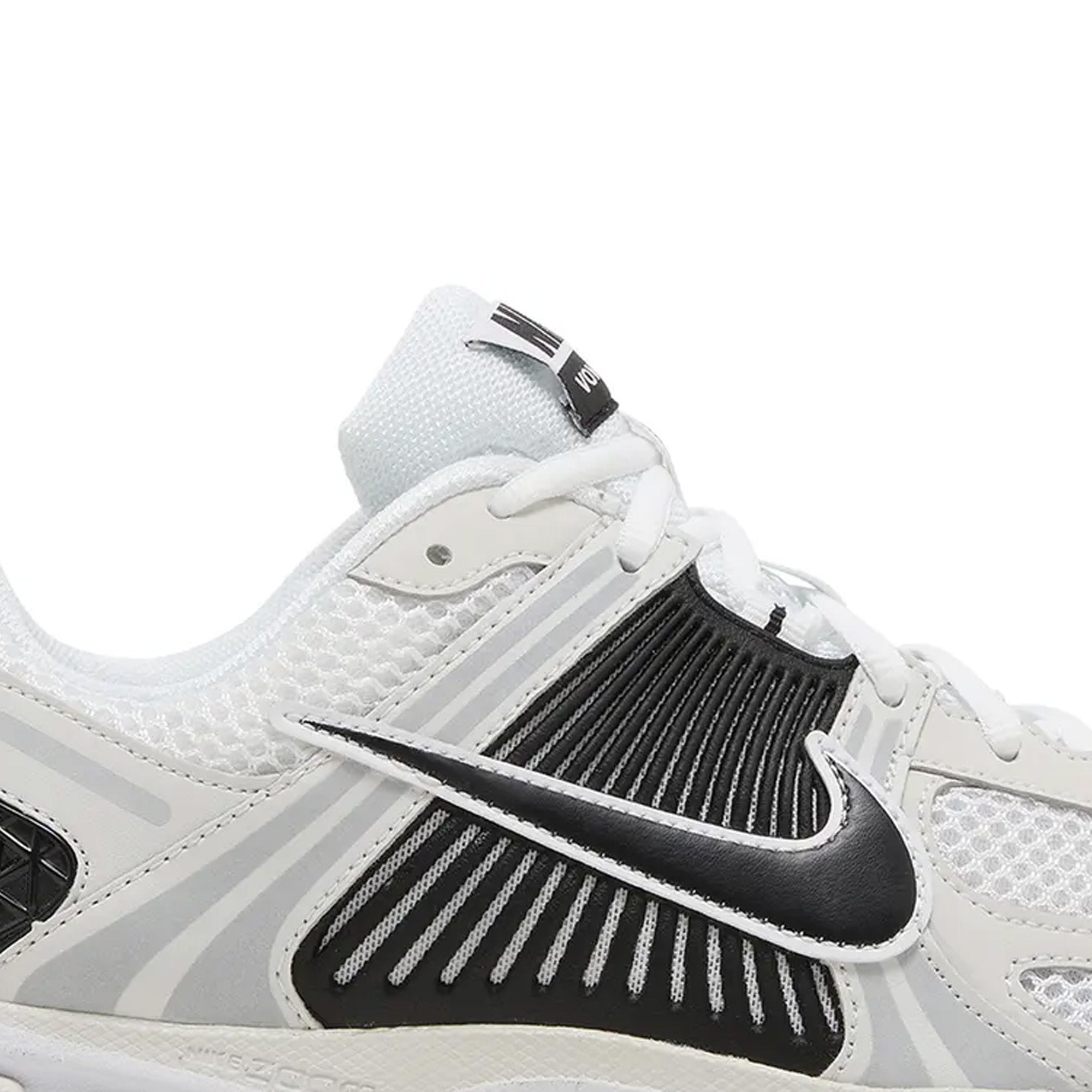 Zoom Vomero 5 'White Black' (2024)
