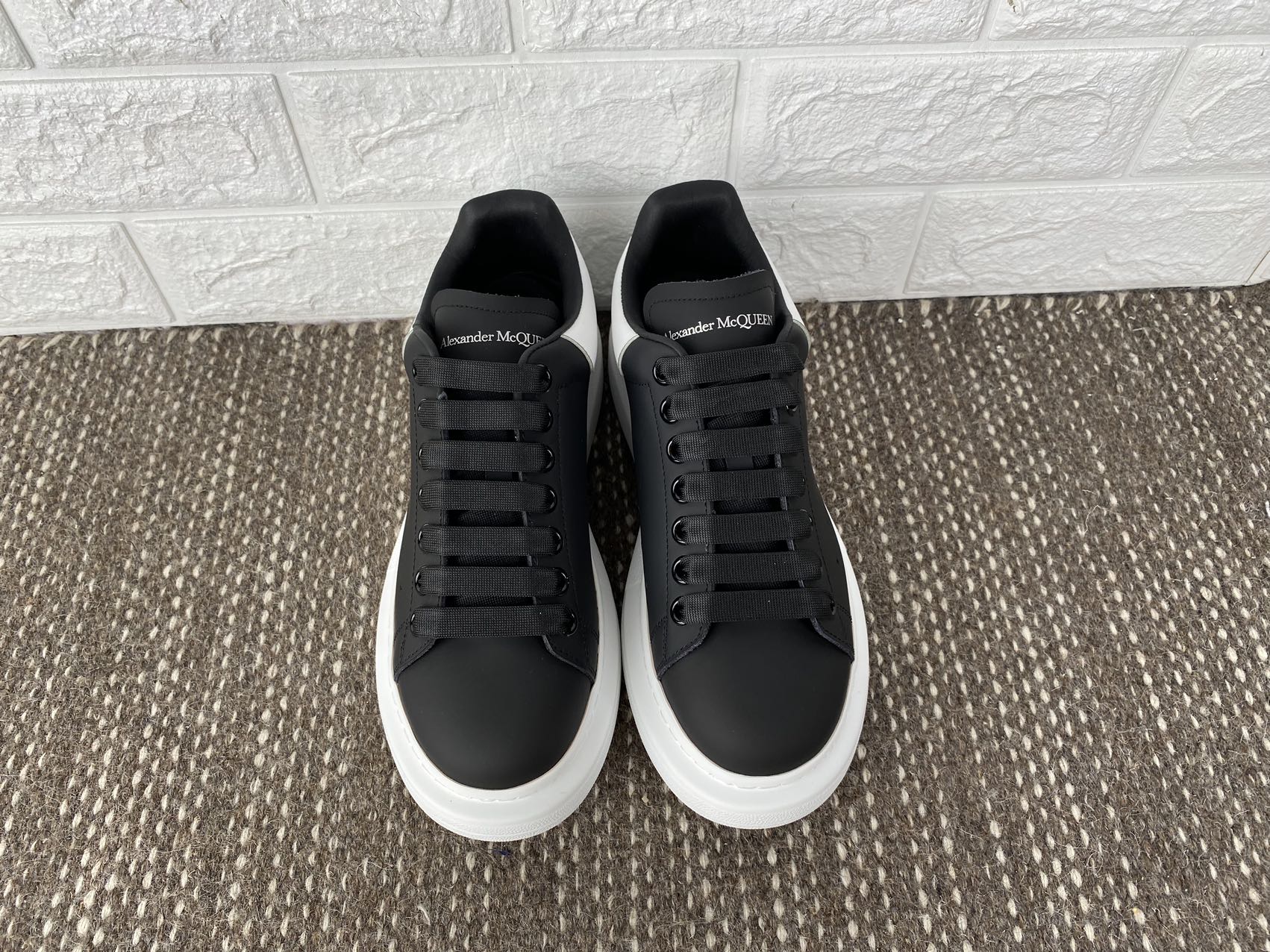 Oversized Black White