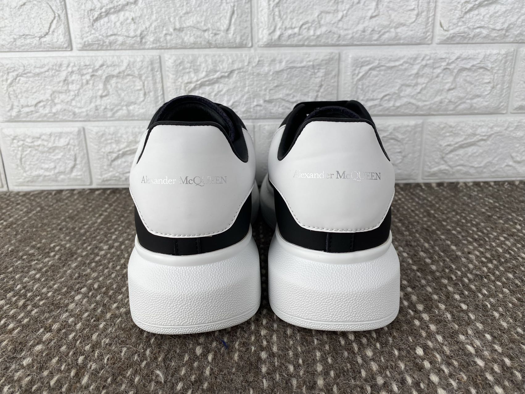 Oversized Black White