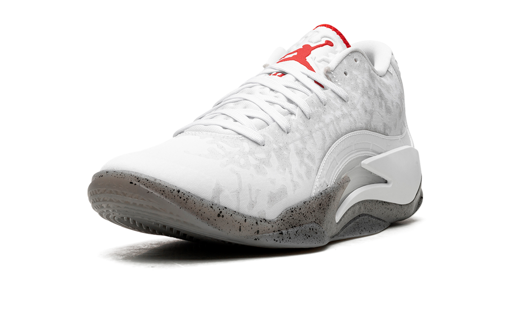 Zion 3 "White/University Red" DR0675 106