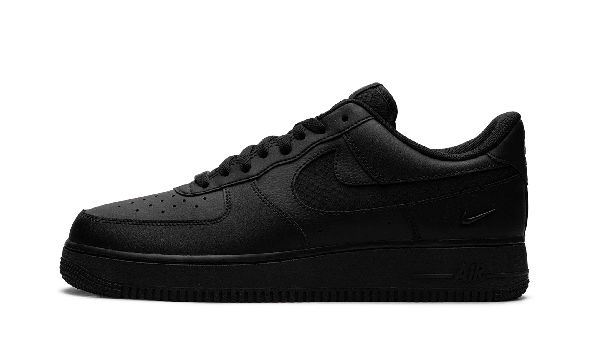 Air Force 1 '07 LV8 "Triple Black Ripstop" IH4452 001