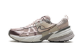 V2K Run WMNS"Particle Beige College Grey Light Bone" FD0736 201