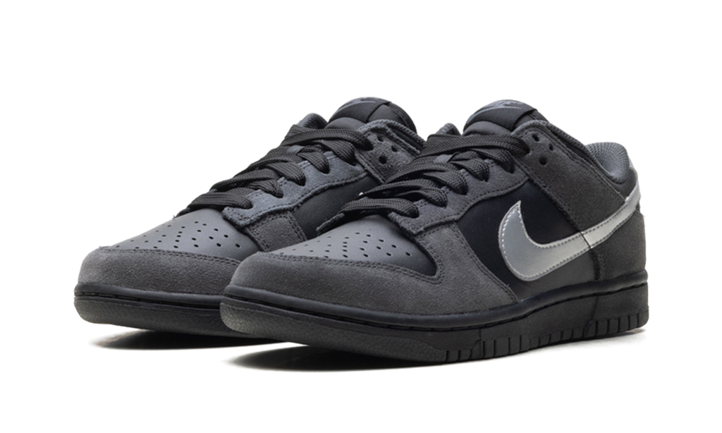 Dunk Low WMNS"Anthracite/ Metallic Silver" II7636 001