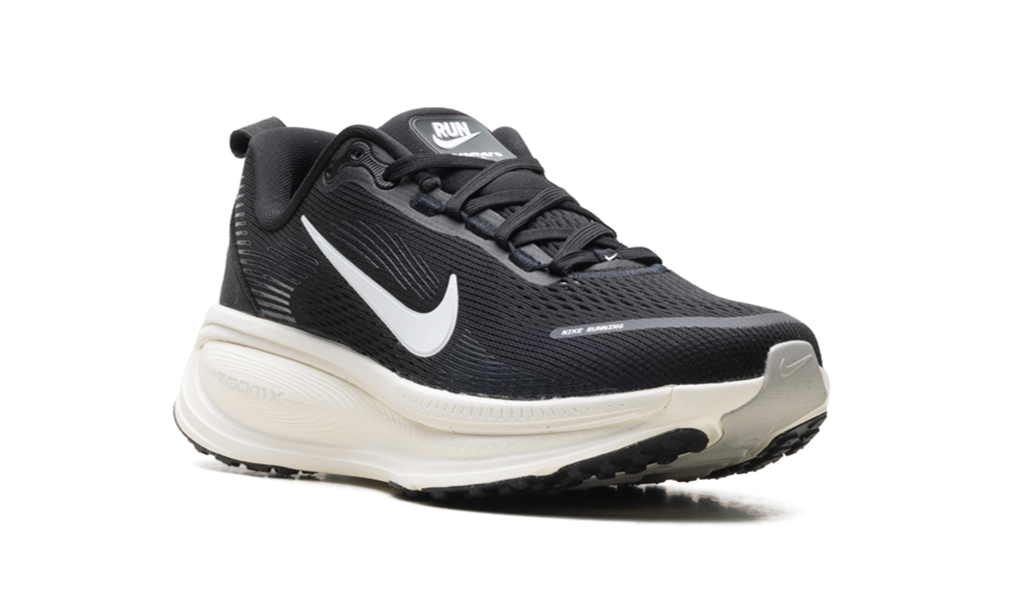 Vomero 18 WMNS"Black Summit White" HM6804 005