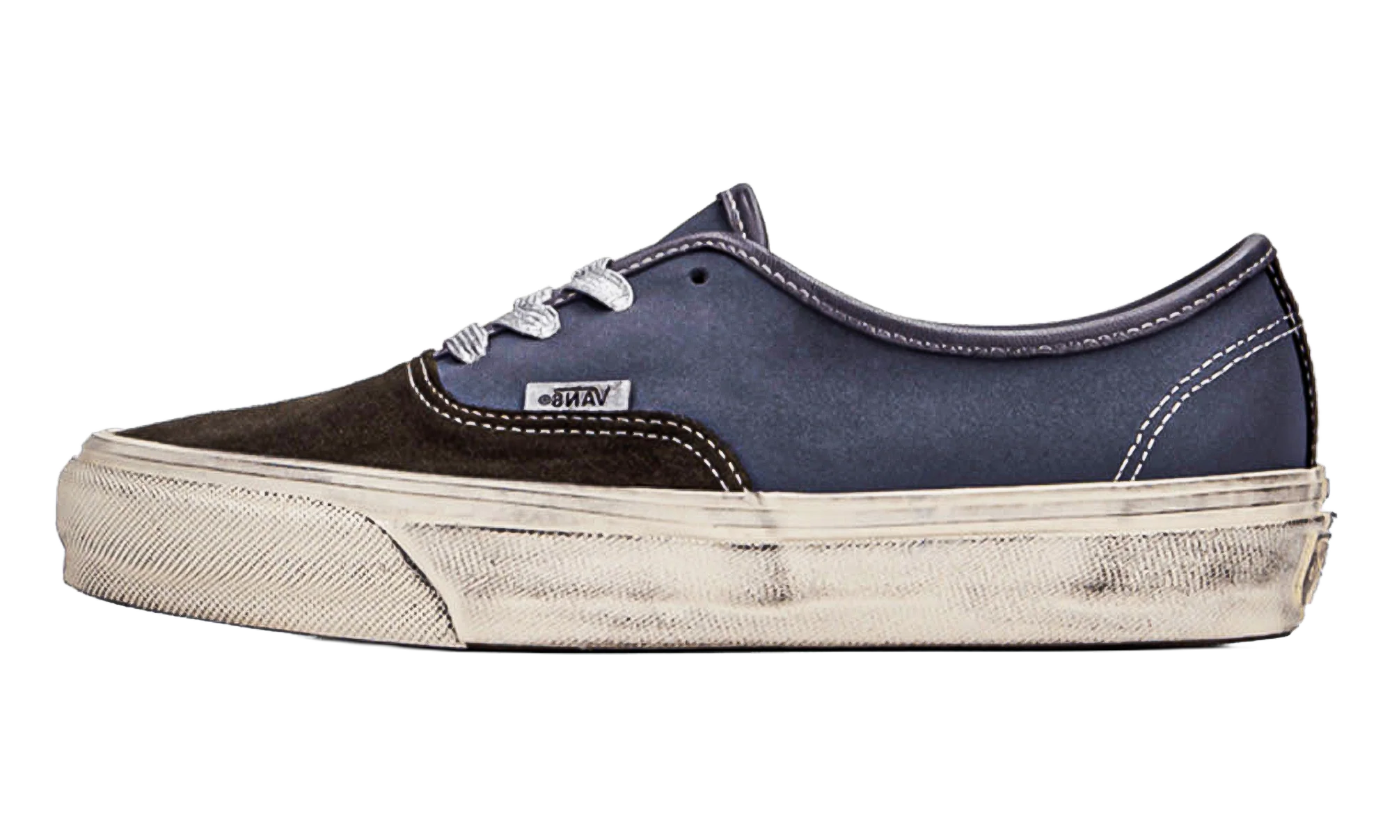LX Authentic 44 "Aged Coal" VN000DB8GBE