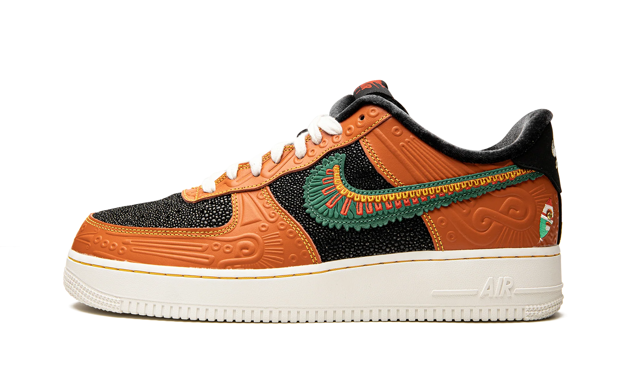 Air Force 1 '07 LX "Siempre Familia" DO2157 816