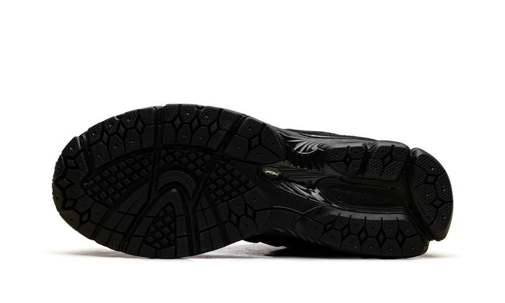 2002R "Black Metallic" U200278J