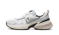 V2K Run WMNS"Pure Platinum/ Chrome" FN6703 002