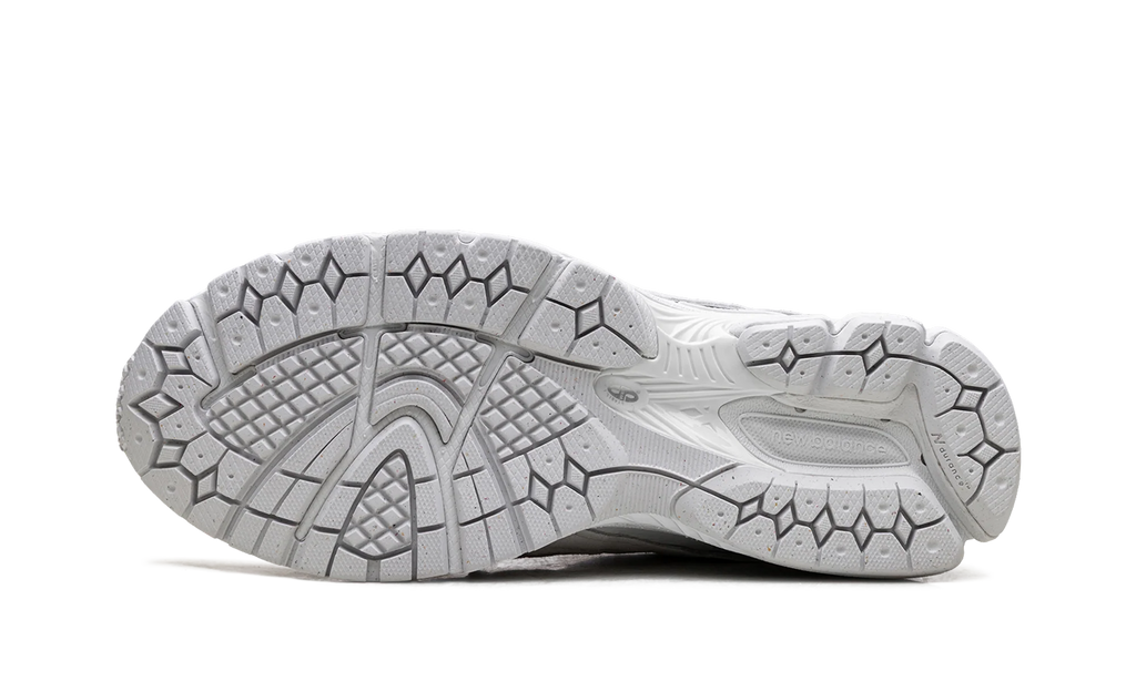 2002R "Protection Pack - White" U2002DXA
