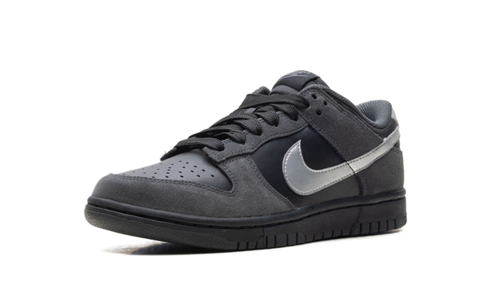 Dunk Low WMNS"Anthracite/ Metallic Silver" II7636 001