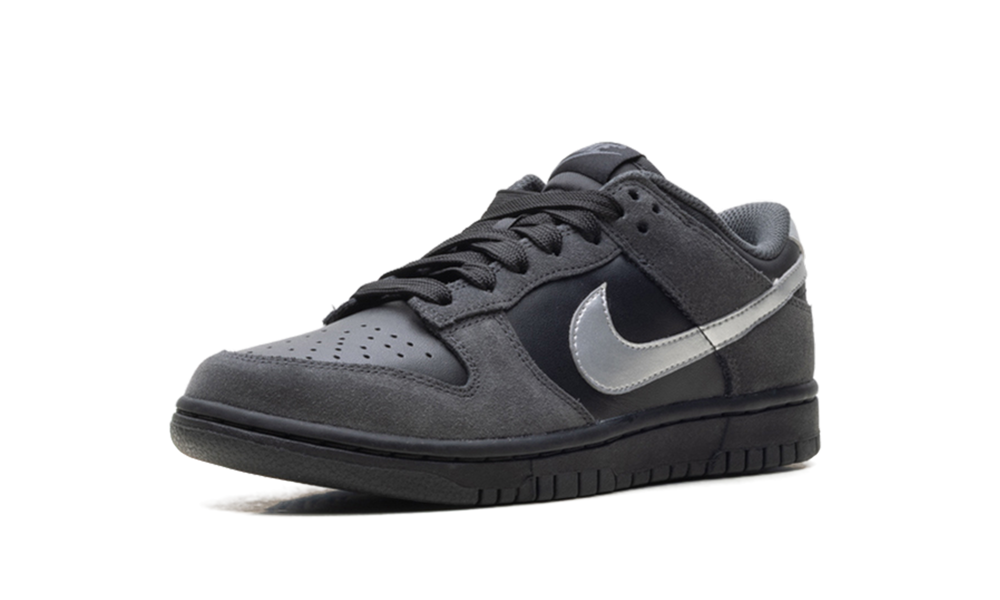 Dunk Low WMNS"Anthracite/ Metallic Silver" II7636 001