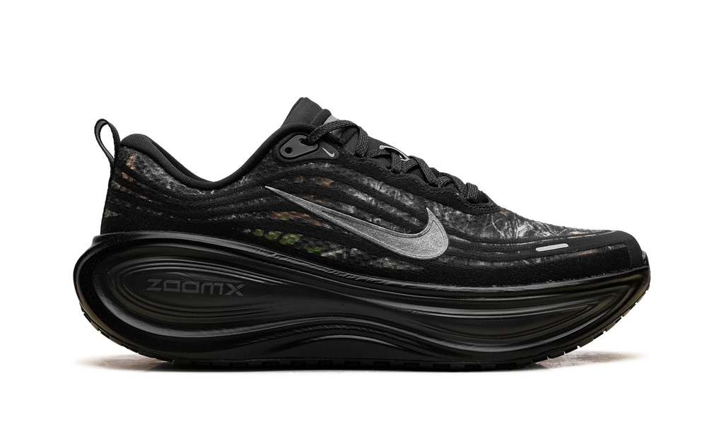 Vomero Plus "Black / Dark Smoke Grey / Anthracite / Metallic Dark Grey" IM3985 001