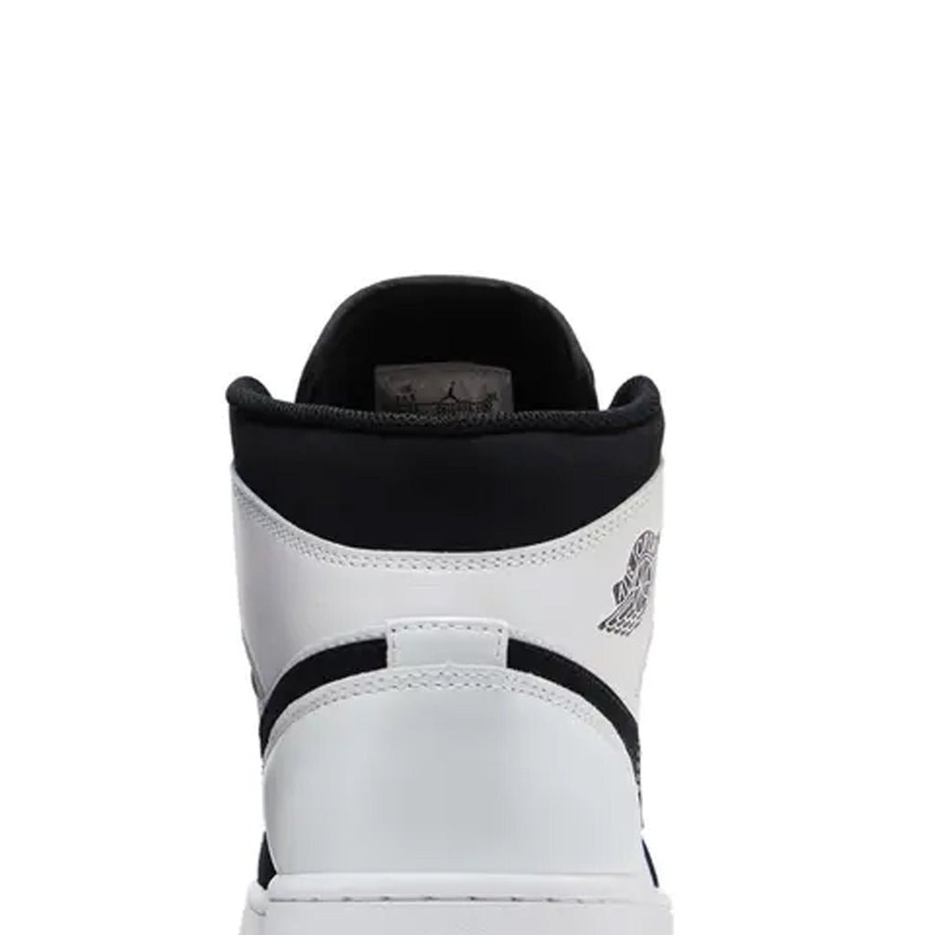 1 Mid 'Diamond Shorts' (2022)