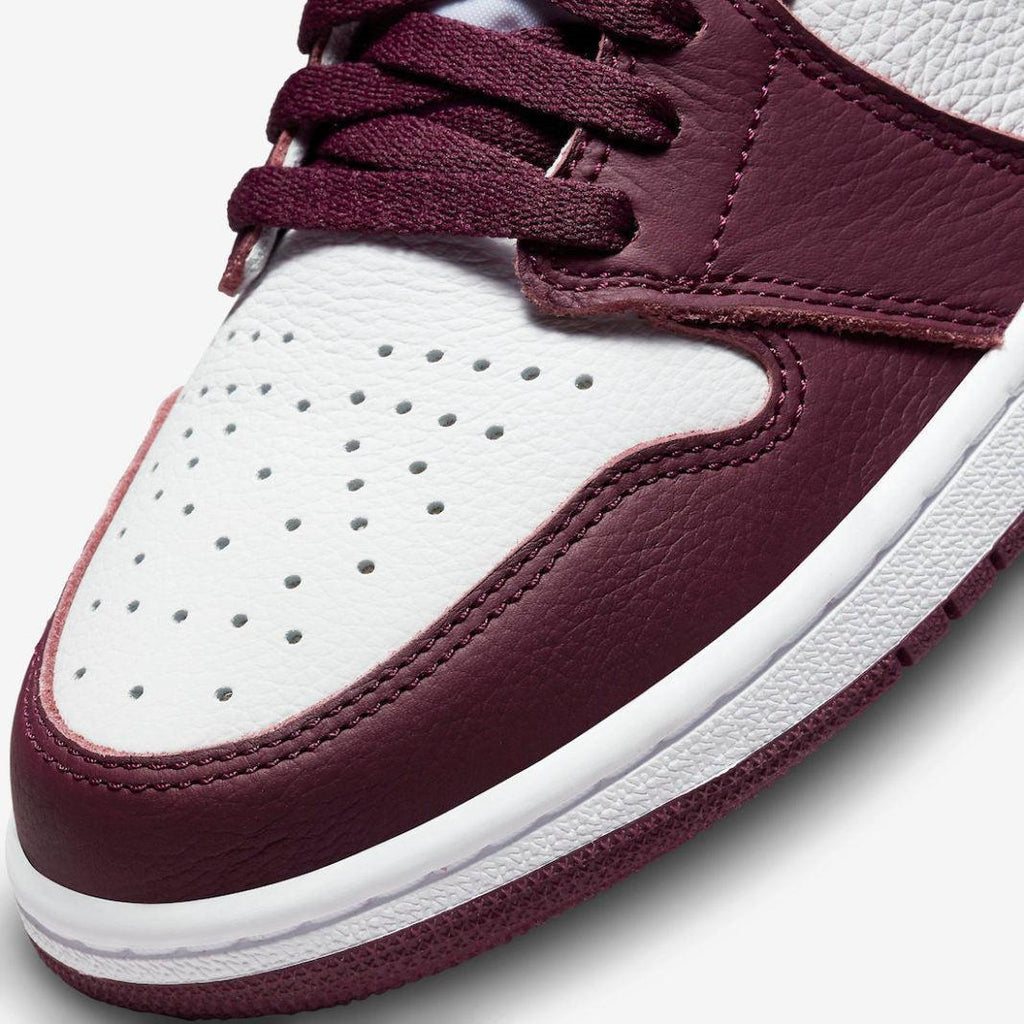 Air Jordan 1 Retro High OG 'Bordeaux' (2021)