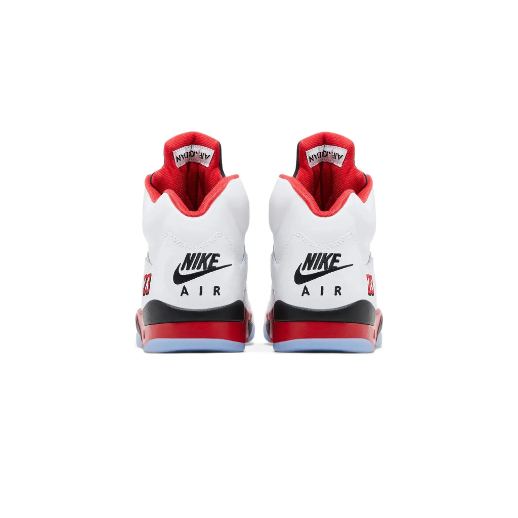 5 Retro 'Fire Red Black Tongue' (2025)