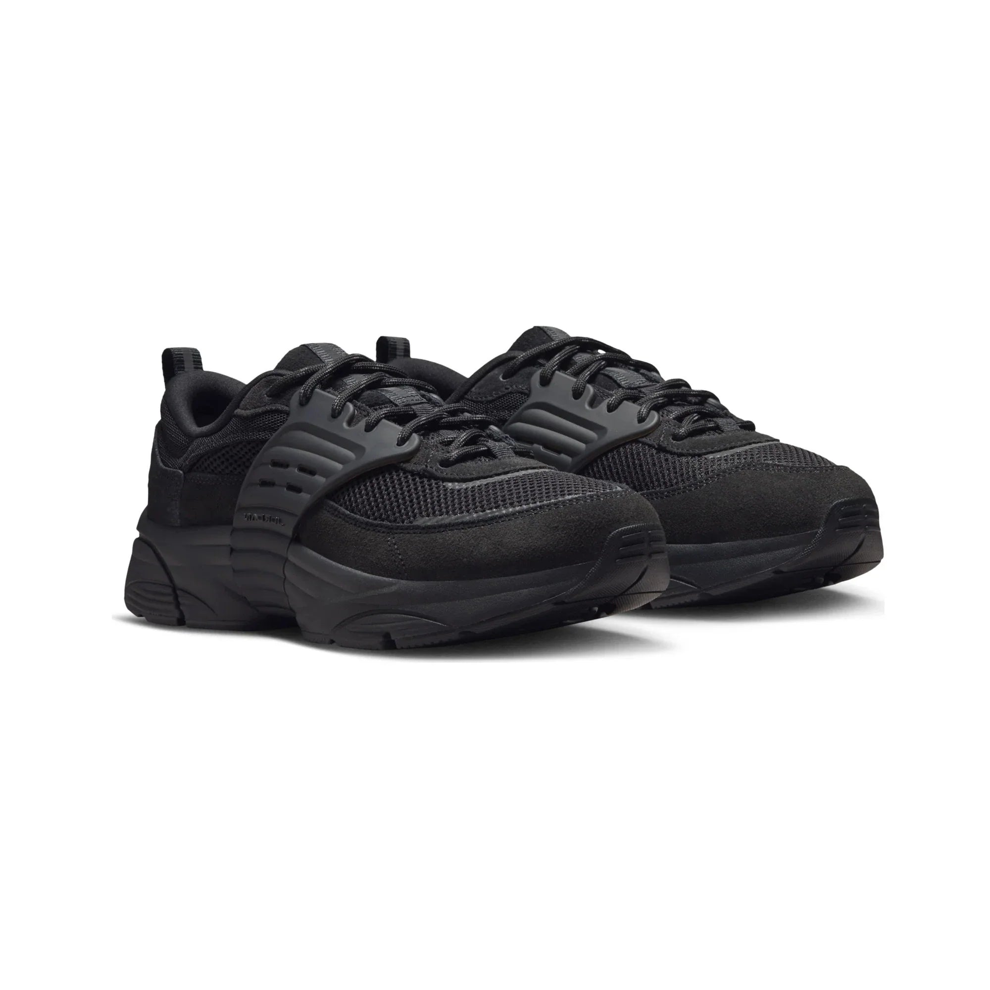Trunner O/S 'Triple Black' (2025)
