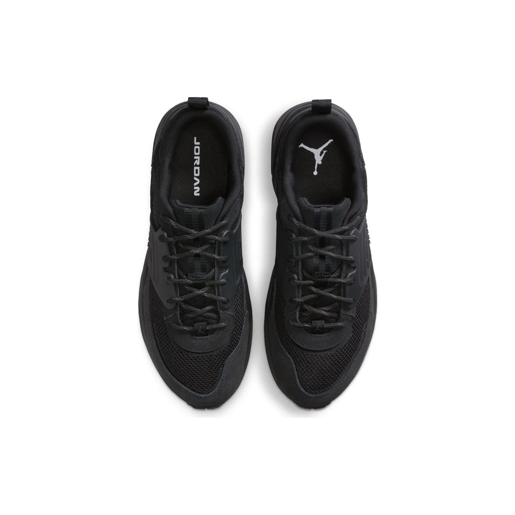 Trunner O/S 'Triple Black' (2025)