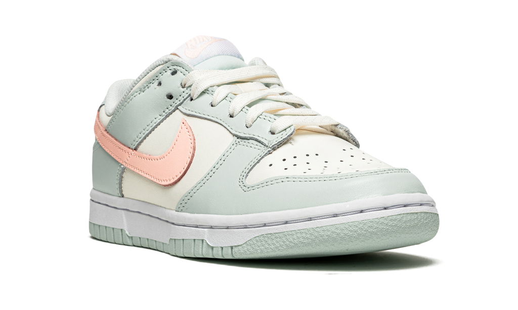 DUNK LOW WMNS"Barely Green" DD1503 104
