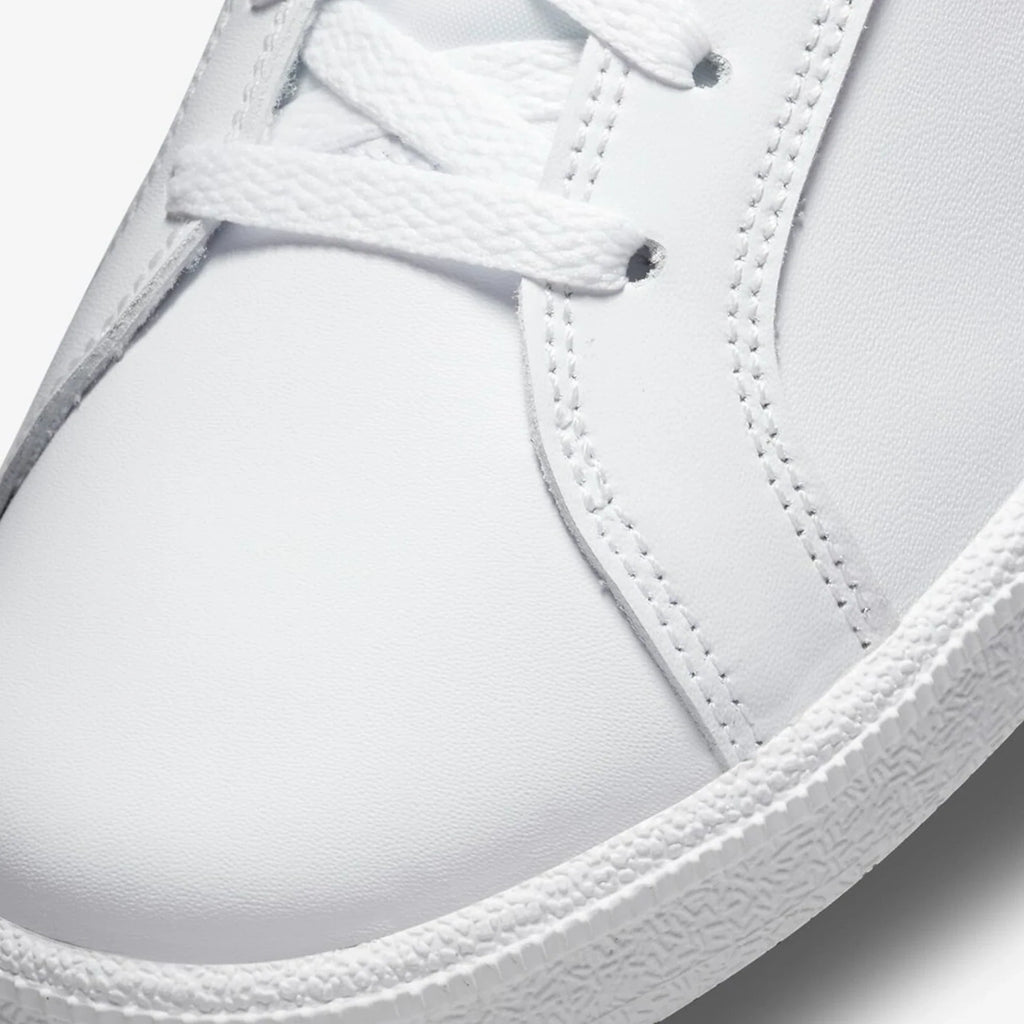 Court Royale 'White Black