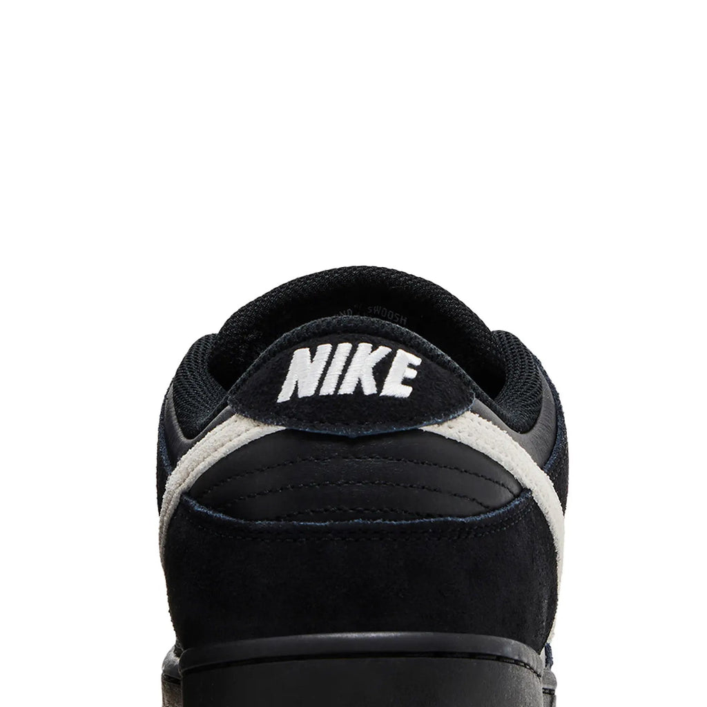 Dunk Low Pro SB 'Black White Gum' (2025)