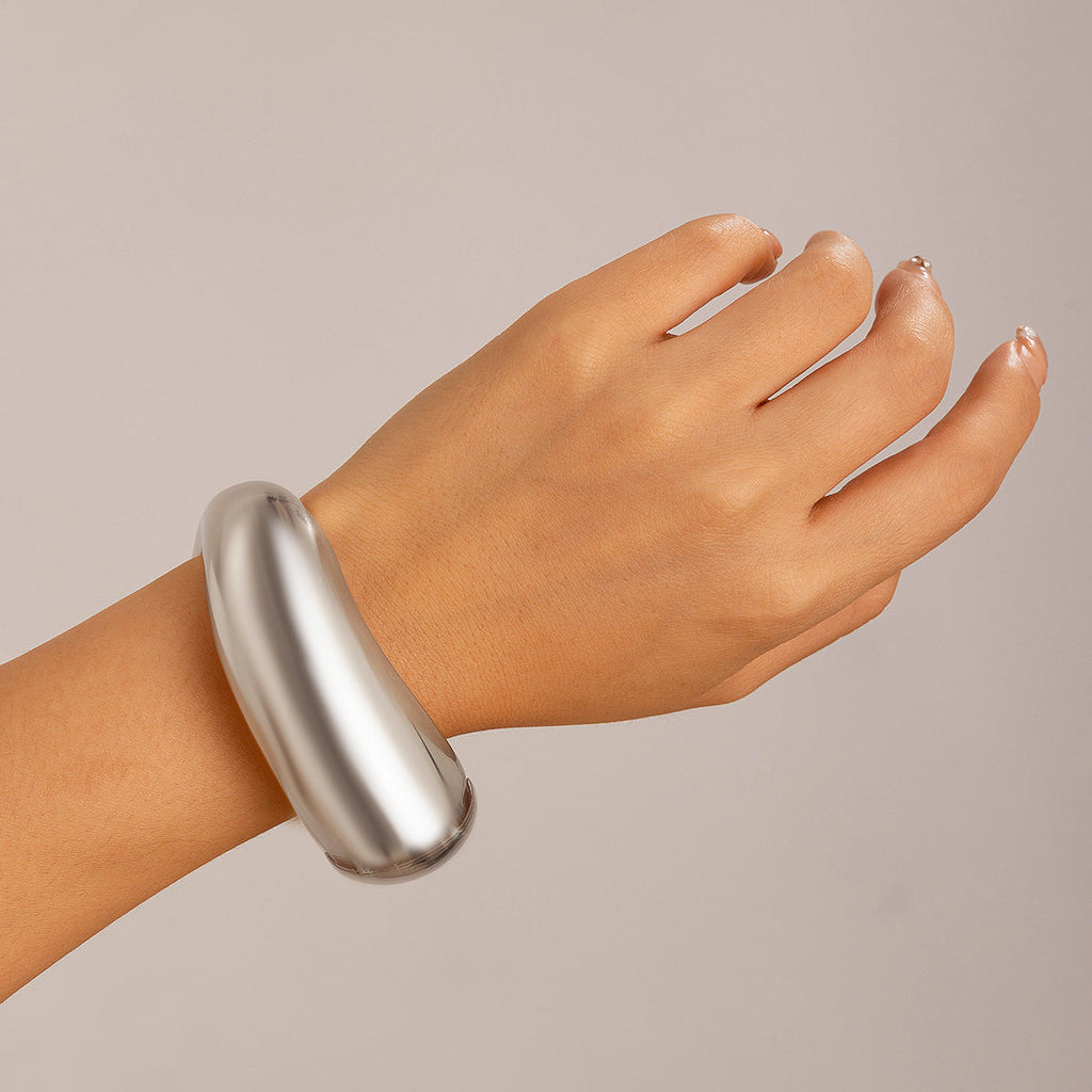 Metallic Teardrop Spring Bangle
