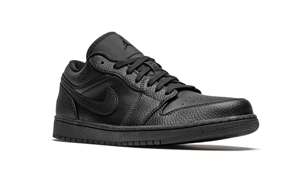 1 Low "Triple Black" 553558 091