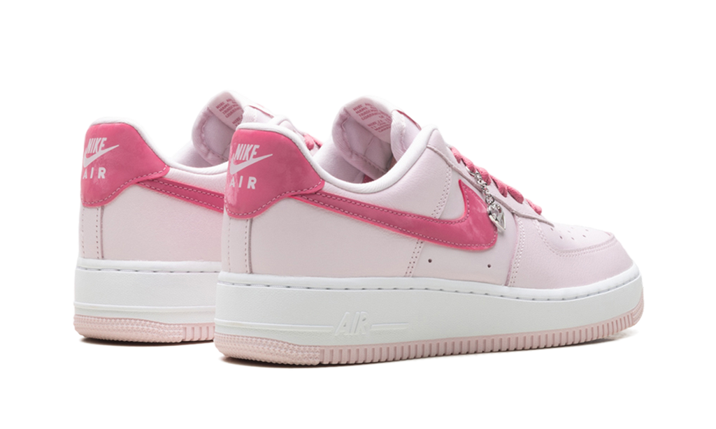 Air Force 1 Low WMNS"Valentine's Day (2026)" IO8755 600