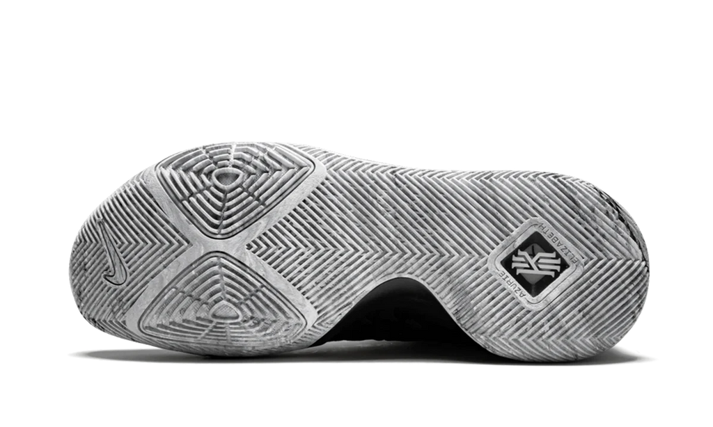 Kyrie 3 BHM "BHM" 852415 001