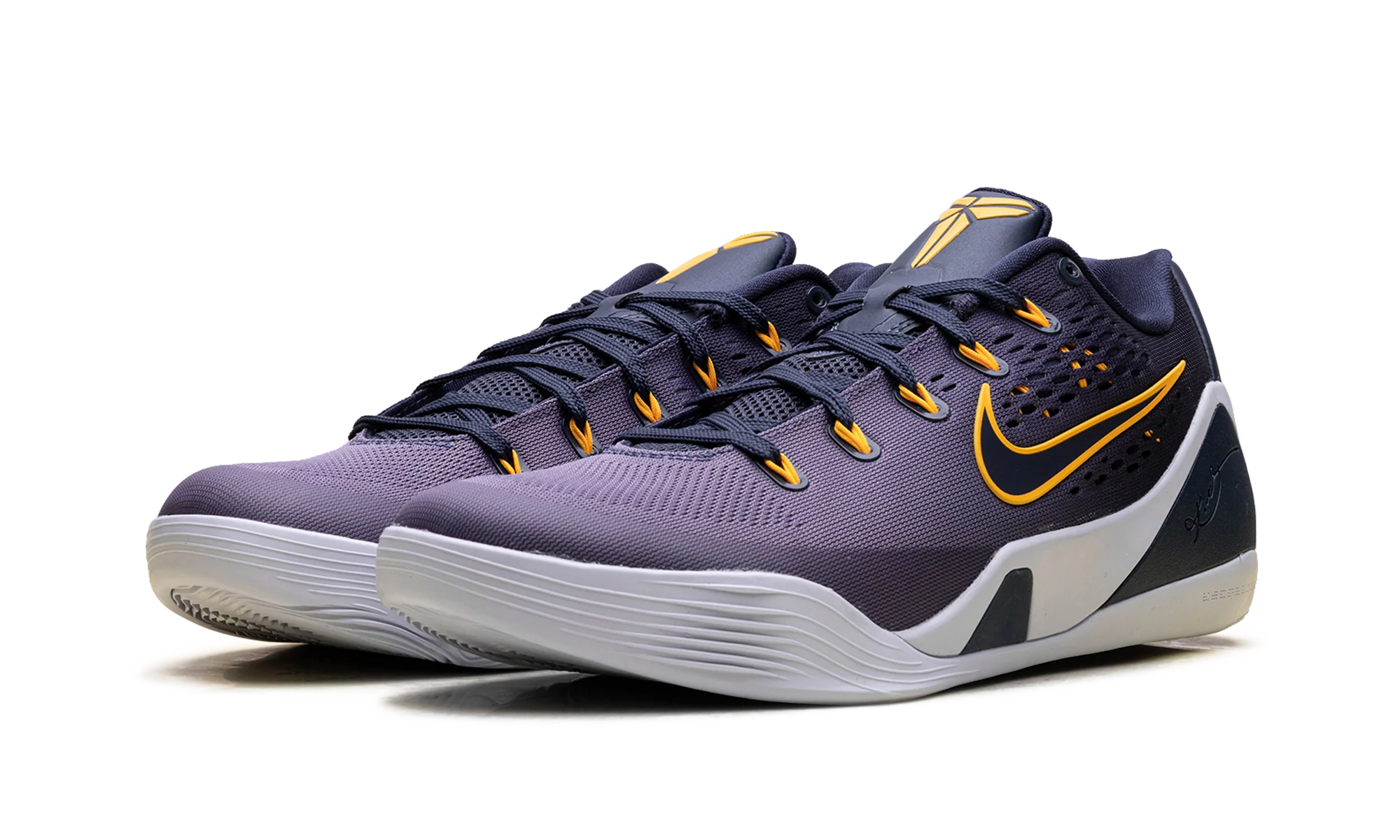 Kobe 9 EM Low Protro "Fade" IH1401 401