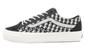 Old Skool 36 EK "Black" VN000D8HHR01