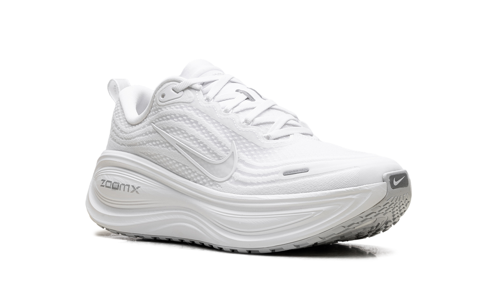 Vomero Plus WMNS"Triple White" HV8154 102
