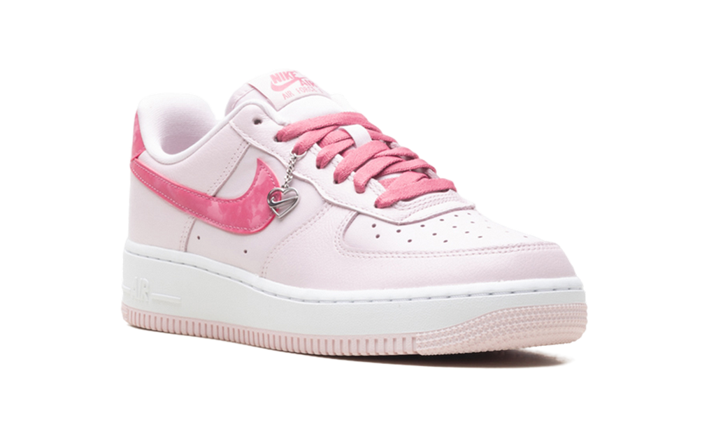 Air Force 1 Low WMNS"Valentine's Day (2026)" IO8755 600