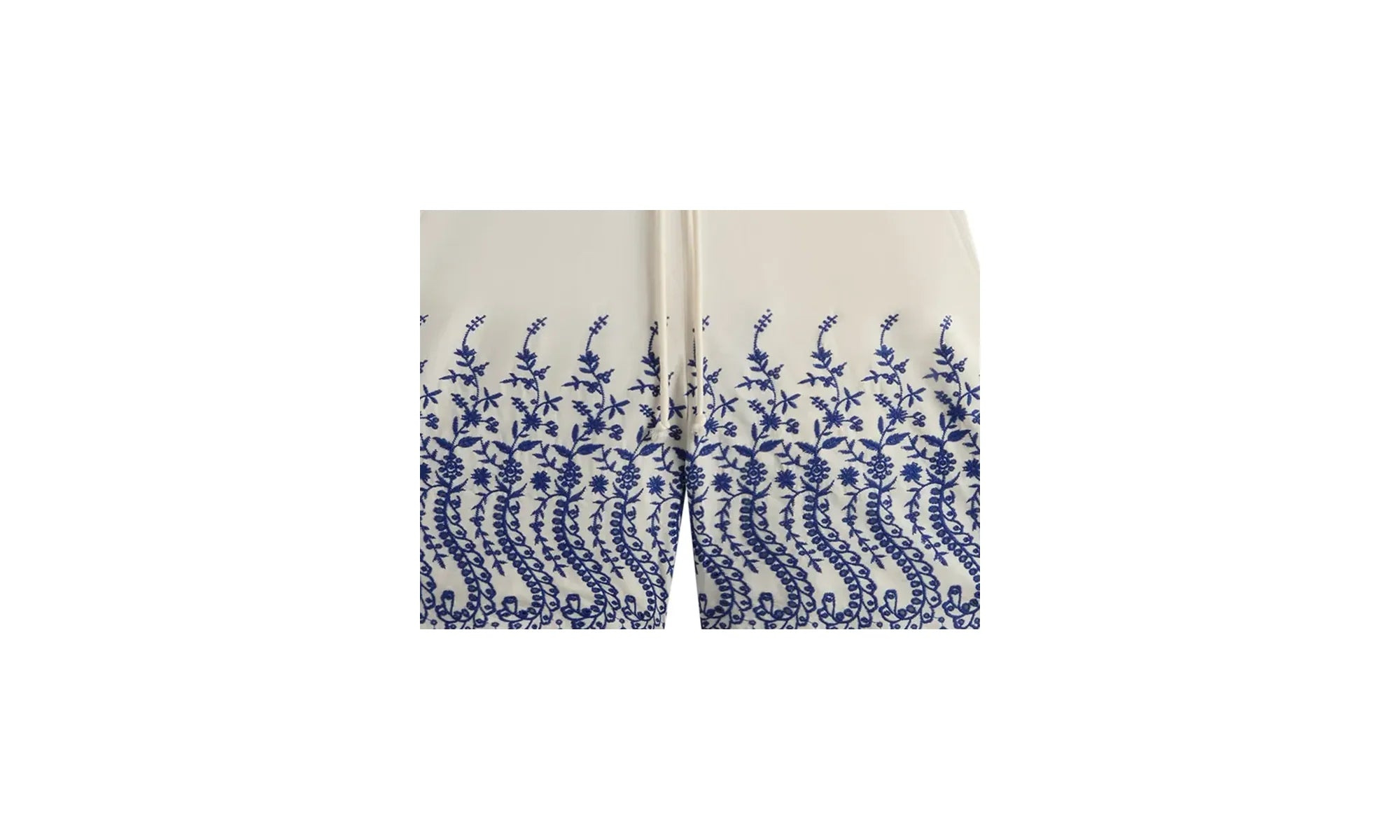 Floral Eyelet Lewis Short "Current" KHM060594 412