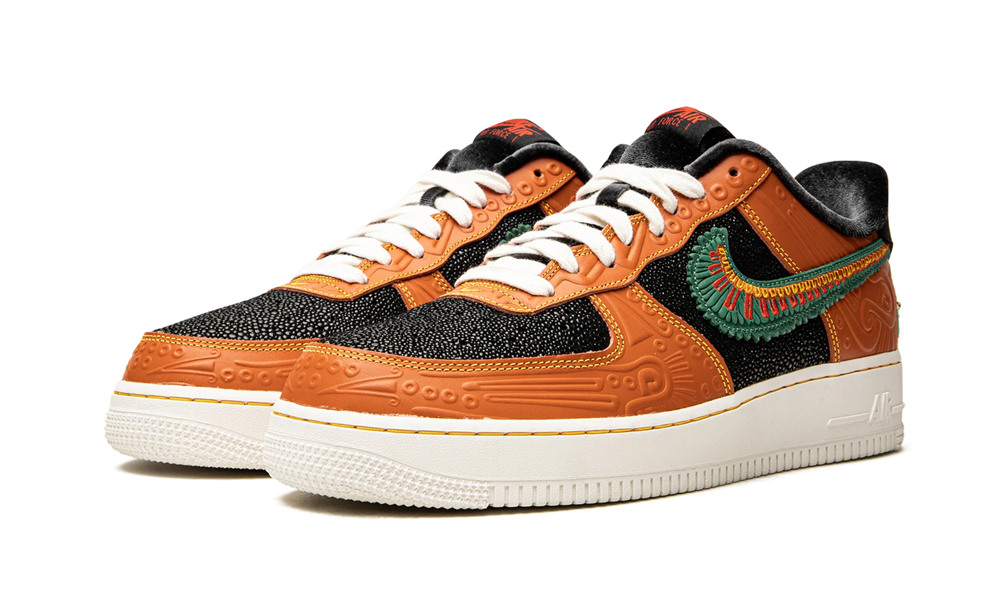 Air Force 1 '07 LX "Siempre Familia" DO2157 816