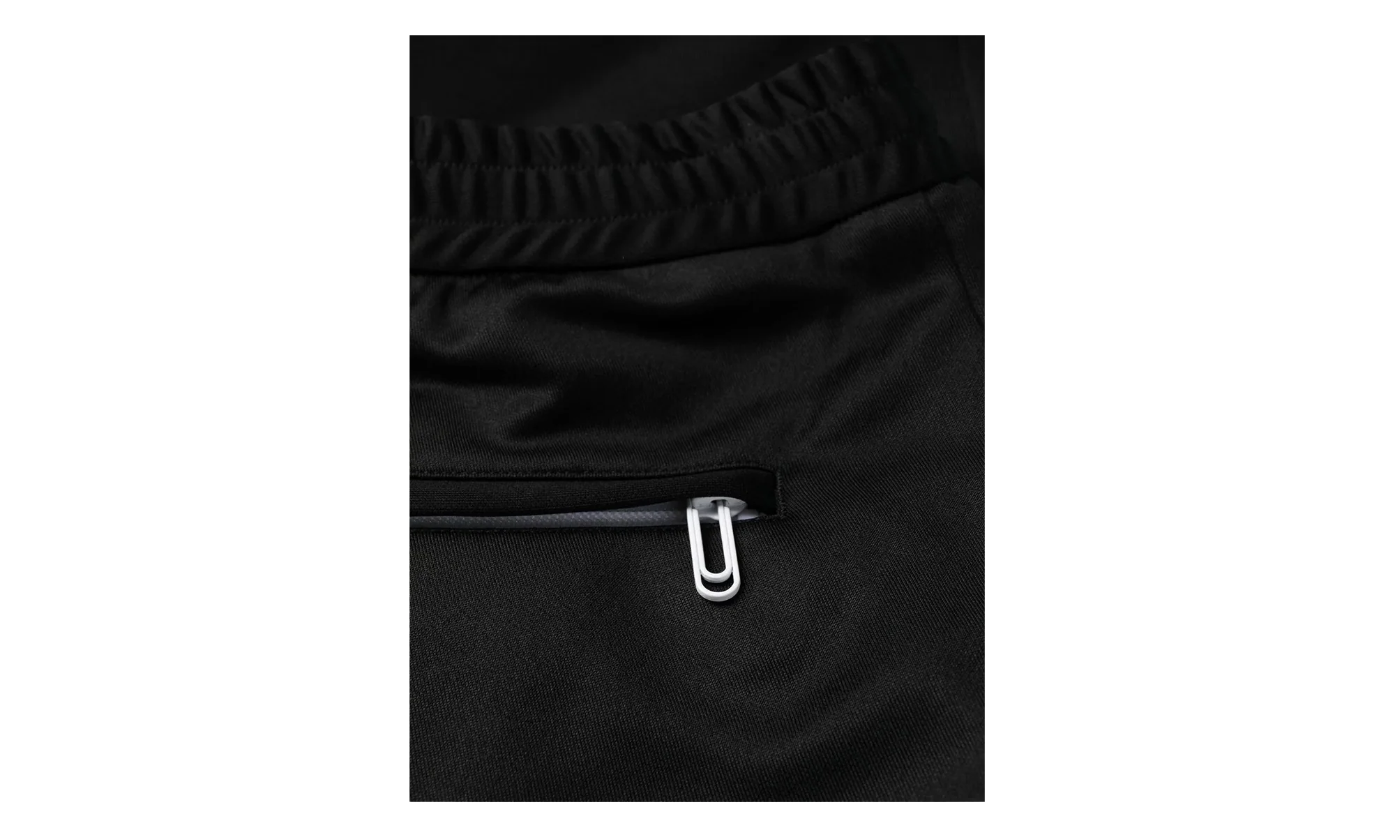 Single Arrow Slim Trackpant "Black / White" OMCJ018C99FAB0021001
