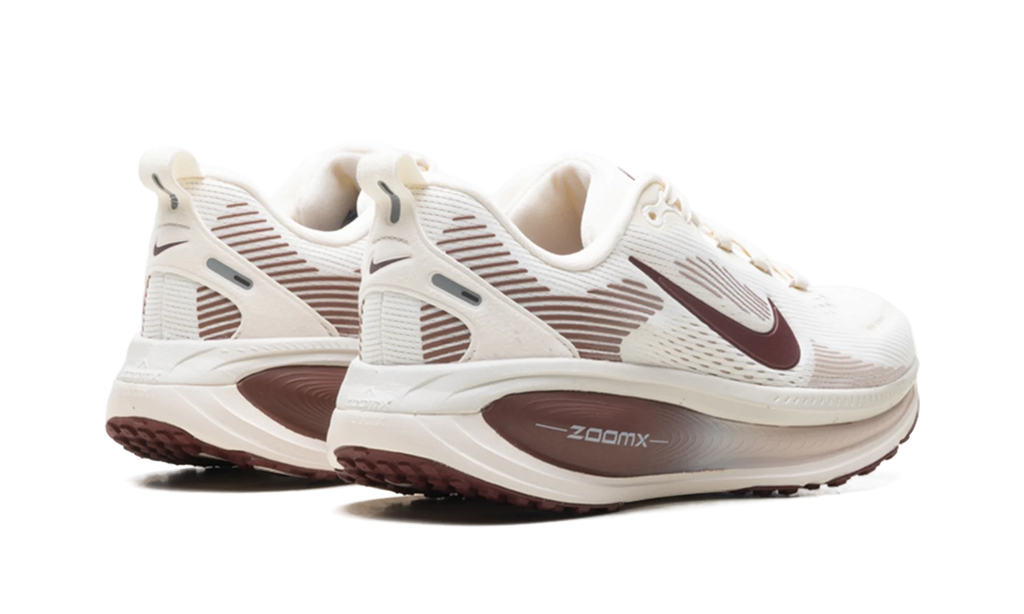 Vomero 18 WMNS "Pale Ivory Red Sepia Silt Red Dark Team Red" HM6804 108