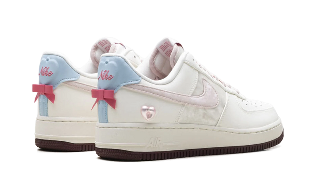 Nike Air Force 1 WMNS "Valentine's Day (2026)" IQ4937 161