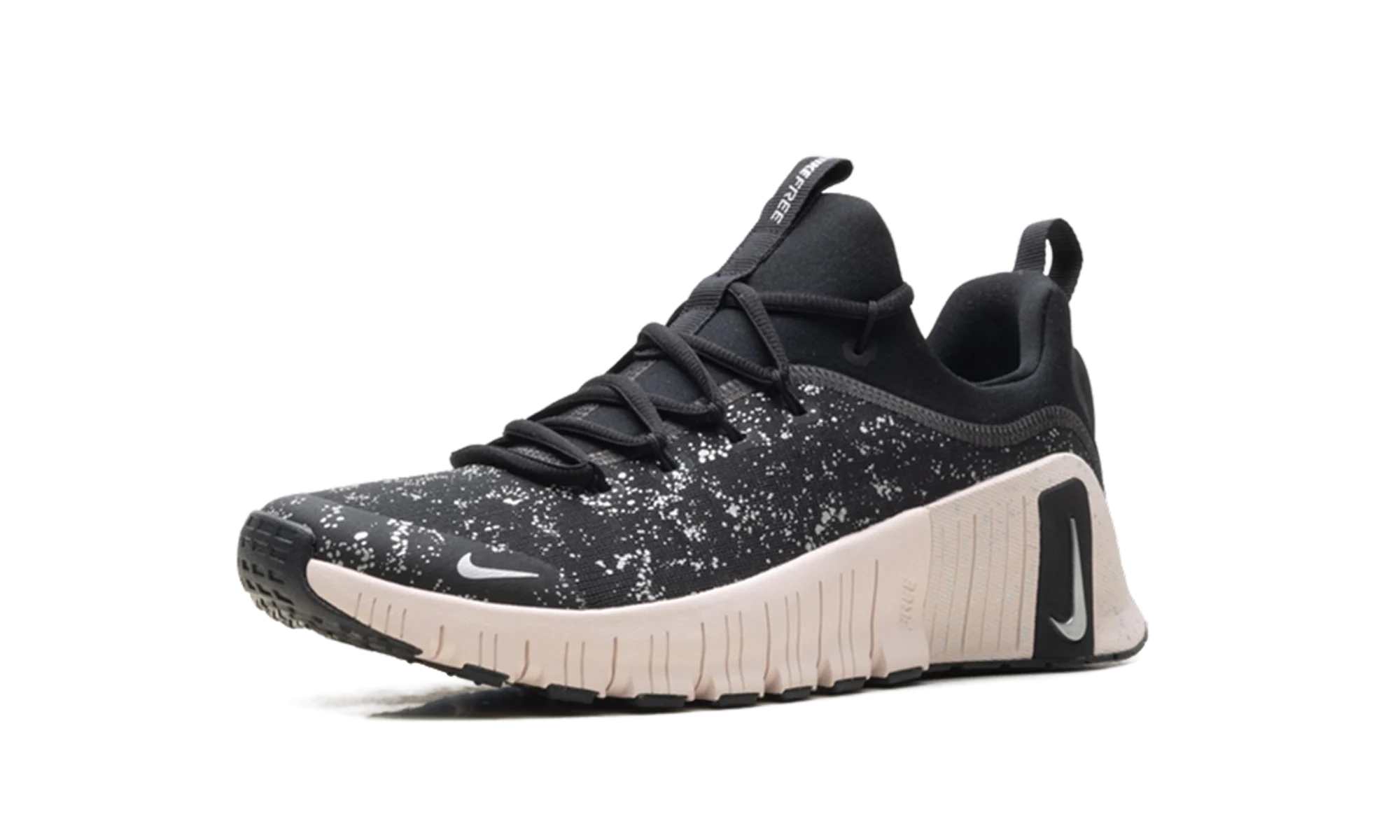 Free Metcon 6 SE WMNS "Black Silt Red" HV2017 001