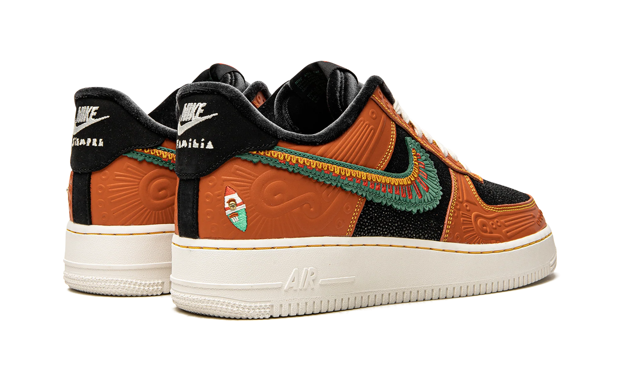 Air Force 1 '07 LX "Siempre Familia" DO2157 816