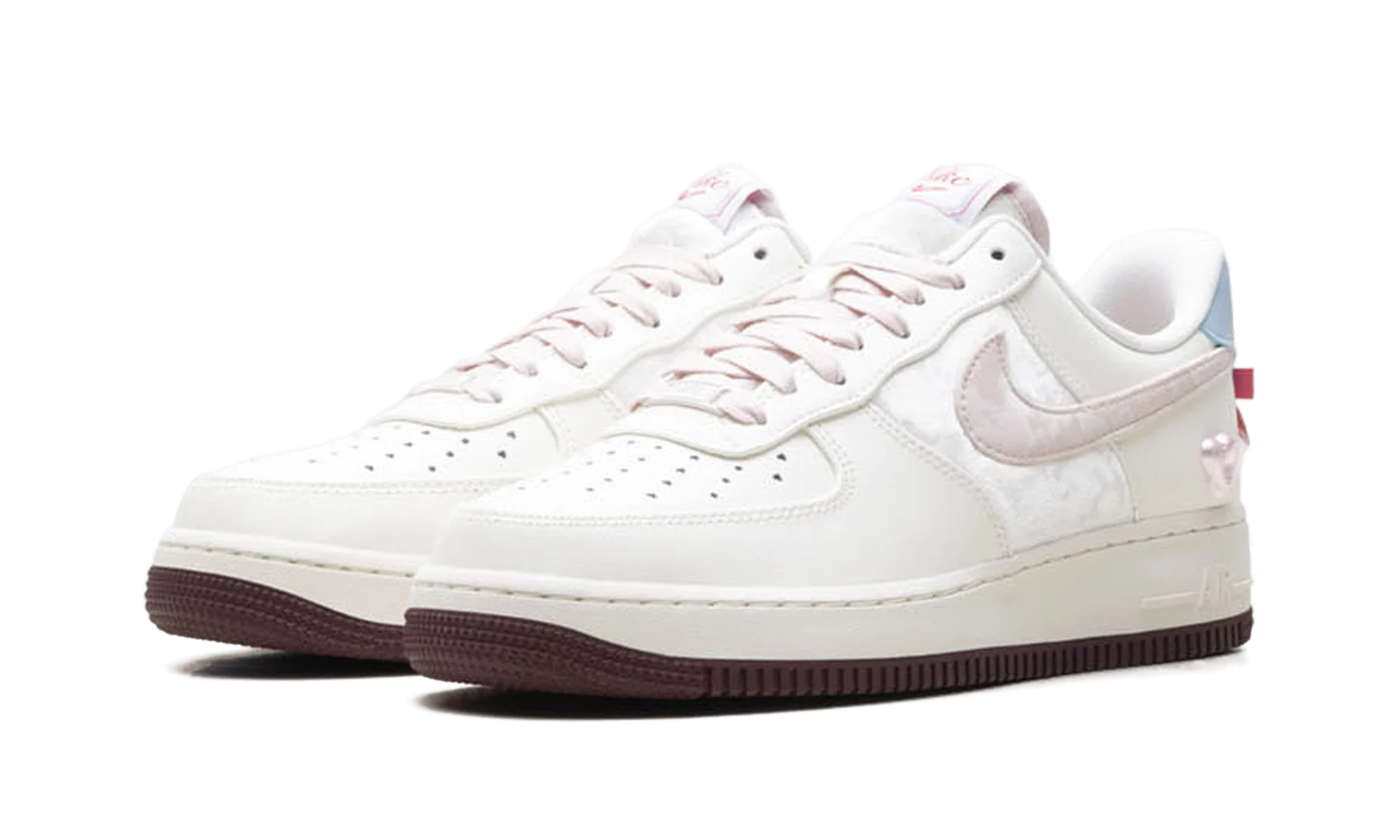 Nike Air Force 1 WMNS "Valentine's Day (2026)" IQ4937 161