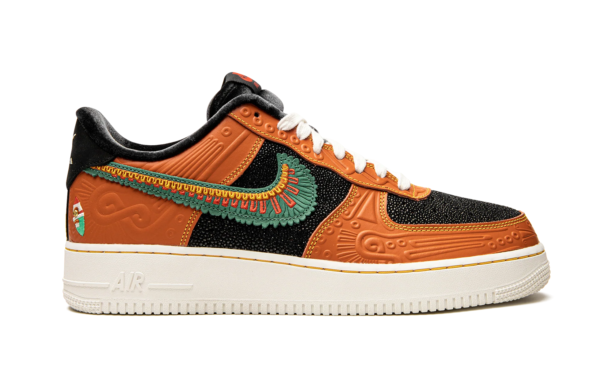 Air Force 1 '07 LX "Siempre Familia" DO2157 816