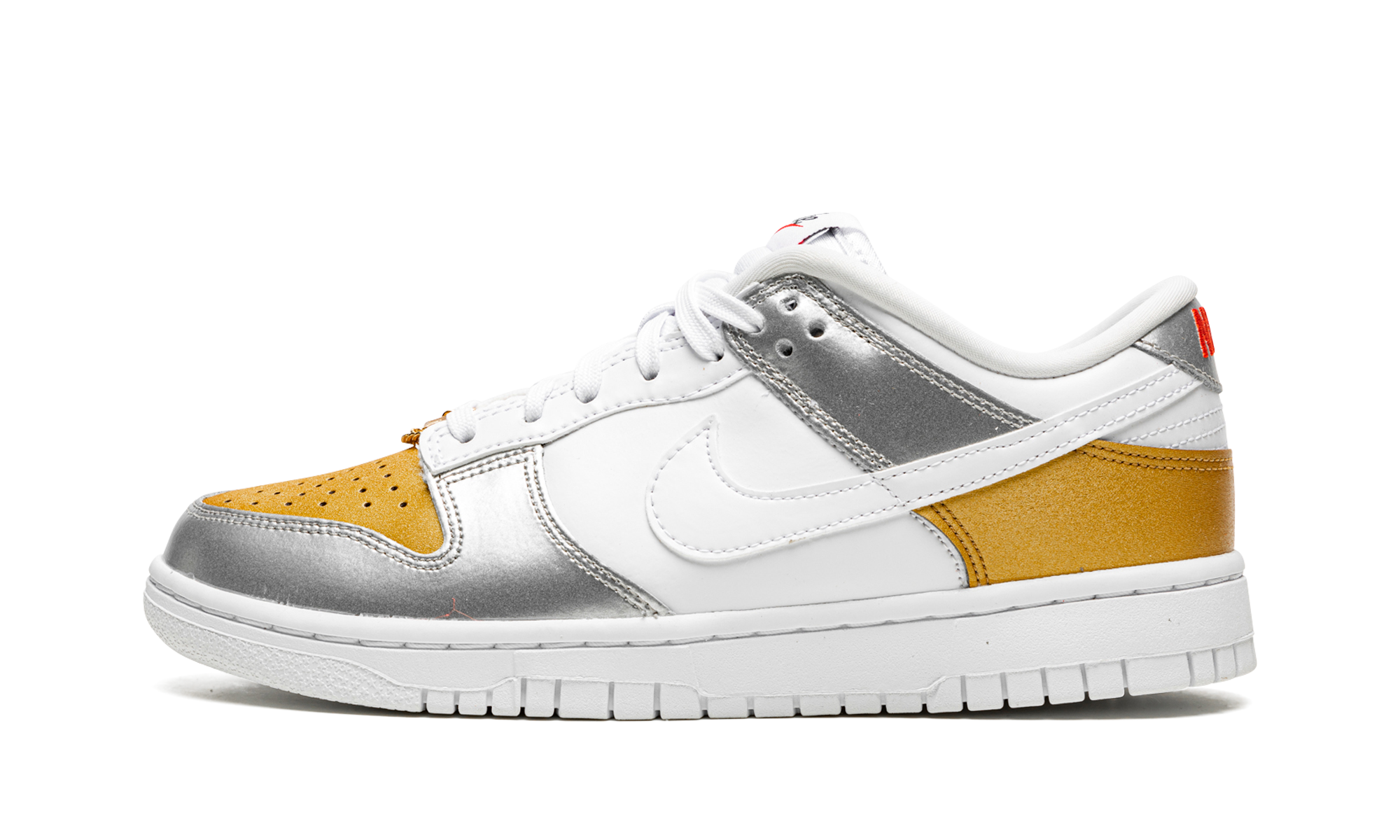 DUNK LOW WMNS"Gold White Silver" DH4403 700