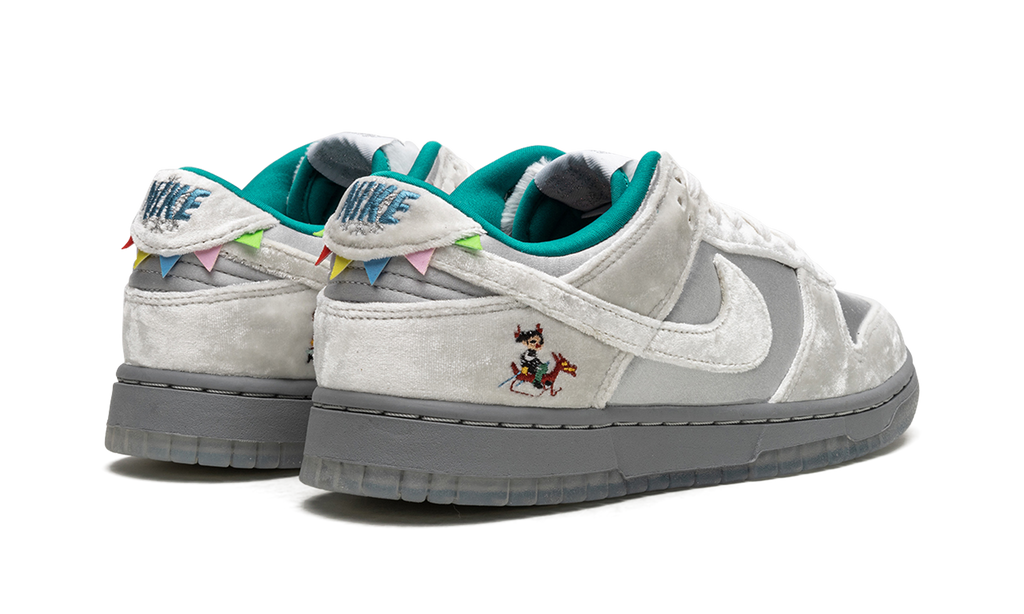 DUNK LOW WMNS"Ice" DO2326 001