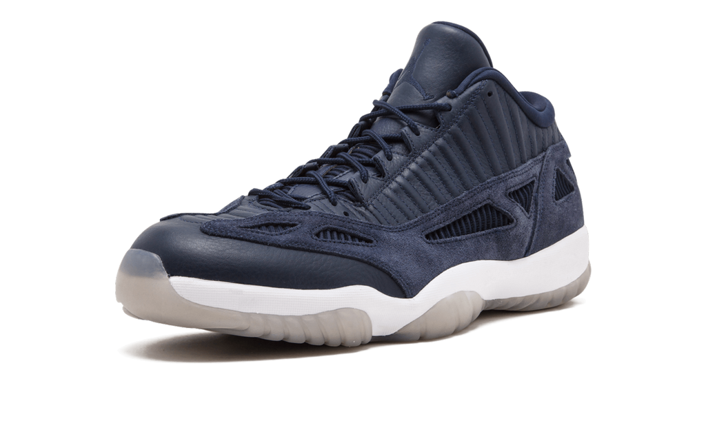 11 Retro Low IE "Obsidian" 919712 400