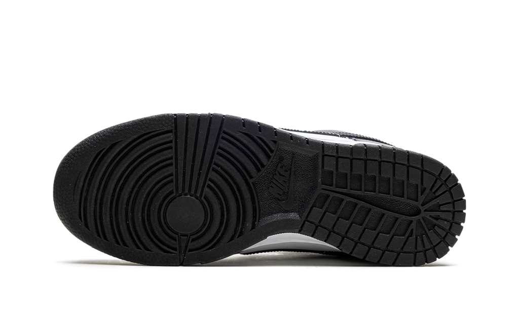 Dunk Low SE WMNS"Just Do It Iridescent" FQ8143 001